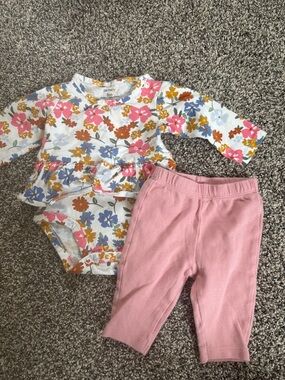 Carter's Baby Girl White Floral Peplum Bodysuit with Pink Leggings Size 0-3 Mo